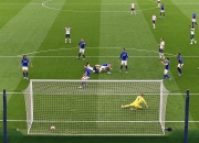 LOL赛事-足球比赛中球员们的不凡表现