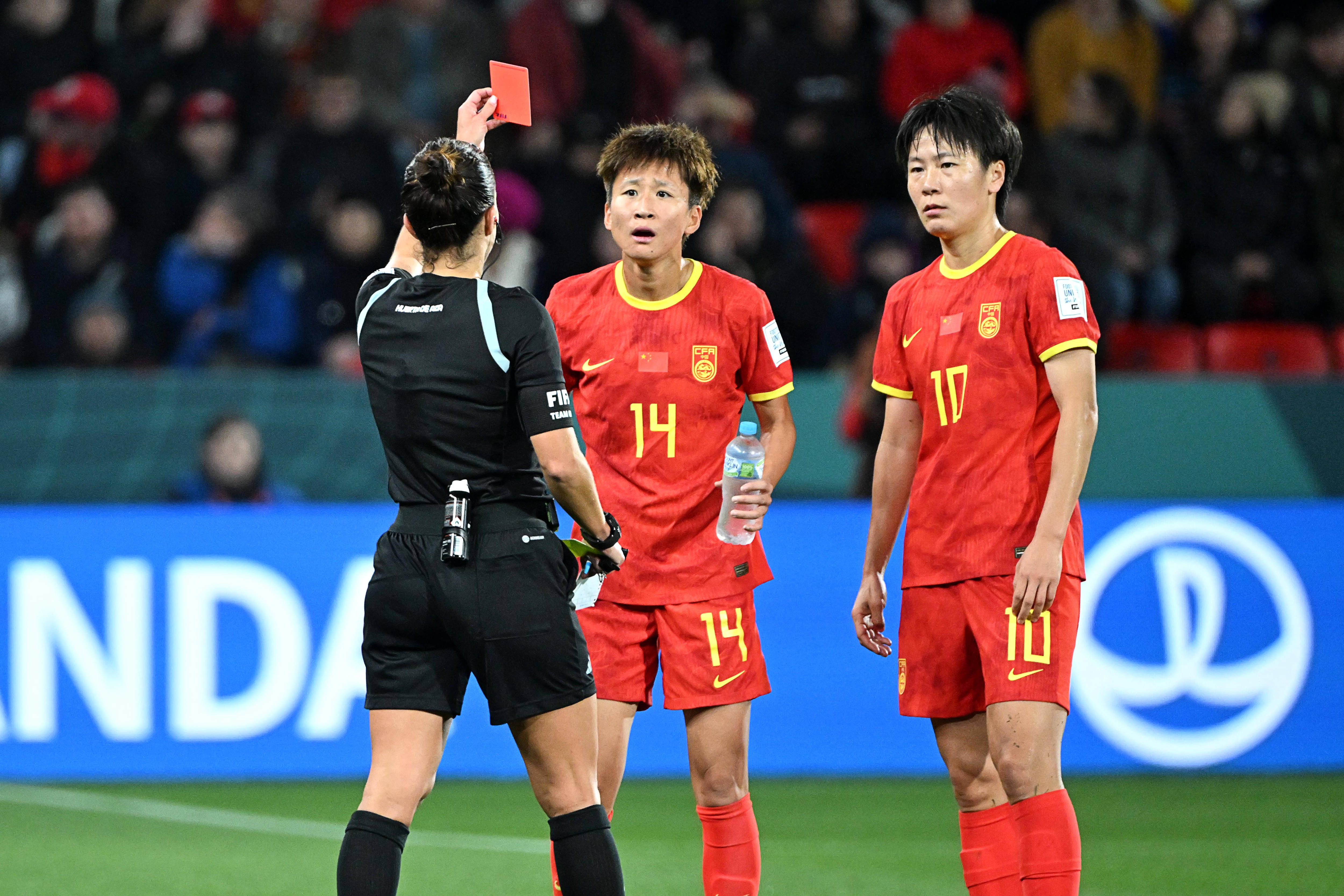 世界女足比赛中中国队勇夺冠军 世界女足比赛中中国队勇夺冠军