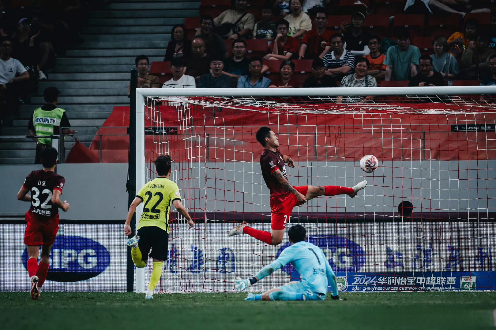 热刺队在比赛中令人印象深刻,展现出强大实力 热刺队在比赛中令人印象深刻,展现出强大实力