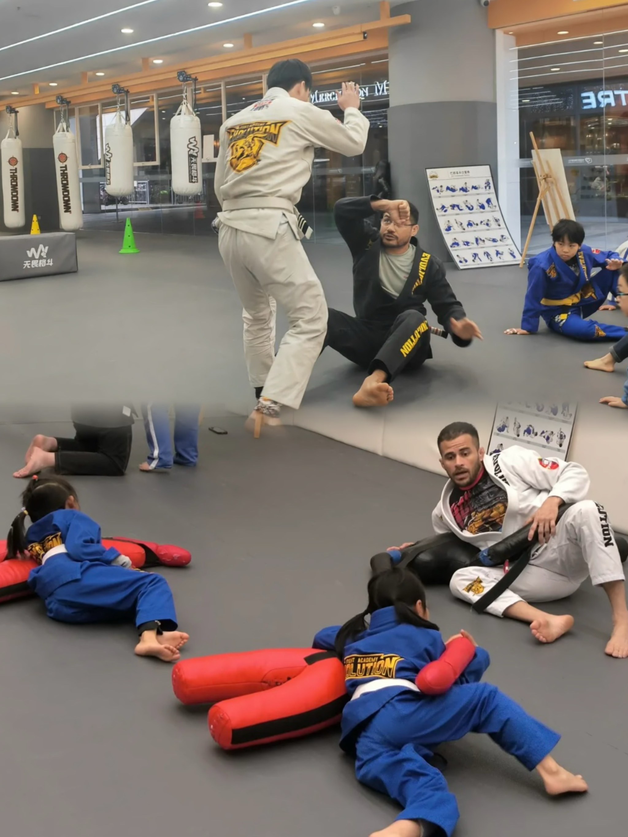 拳击比赛:巴西选手成功晋级半决赛 拳击比赛:巴西选手成功晋级半决赛