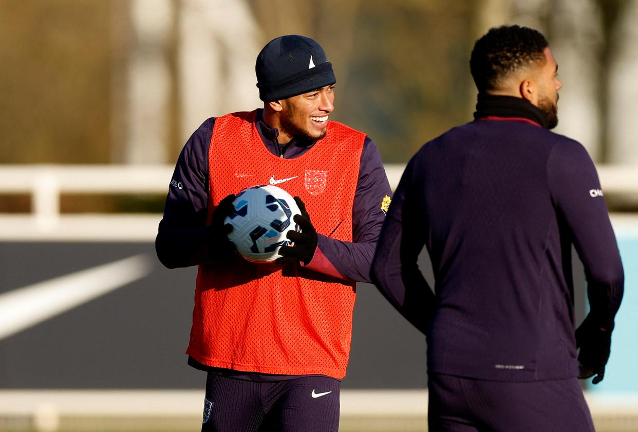 包含英格兰国家队在客场比赛中势不可挡的词条