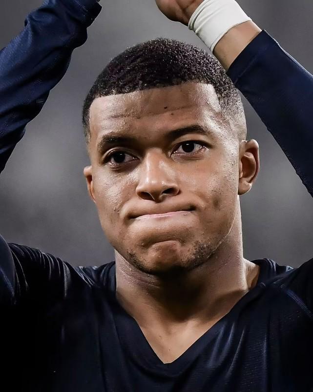 利物浦笑傲群雄,以小组第一身份晋级 利物浦笑傲群雄,以小组第一身份晋级