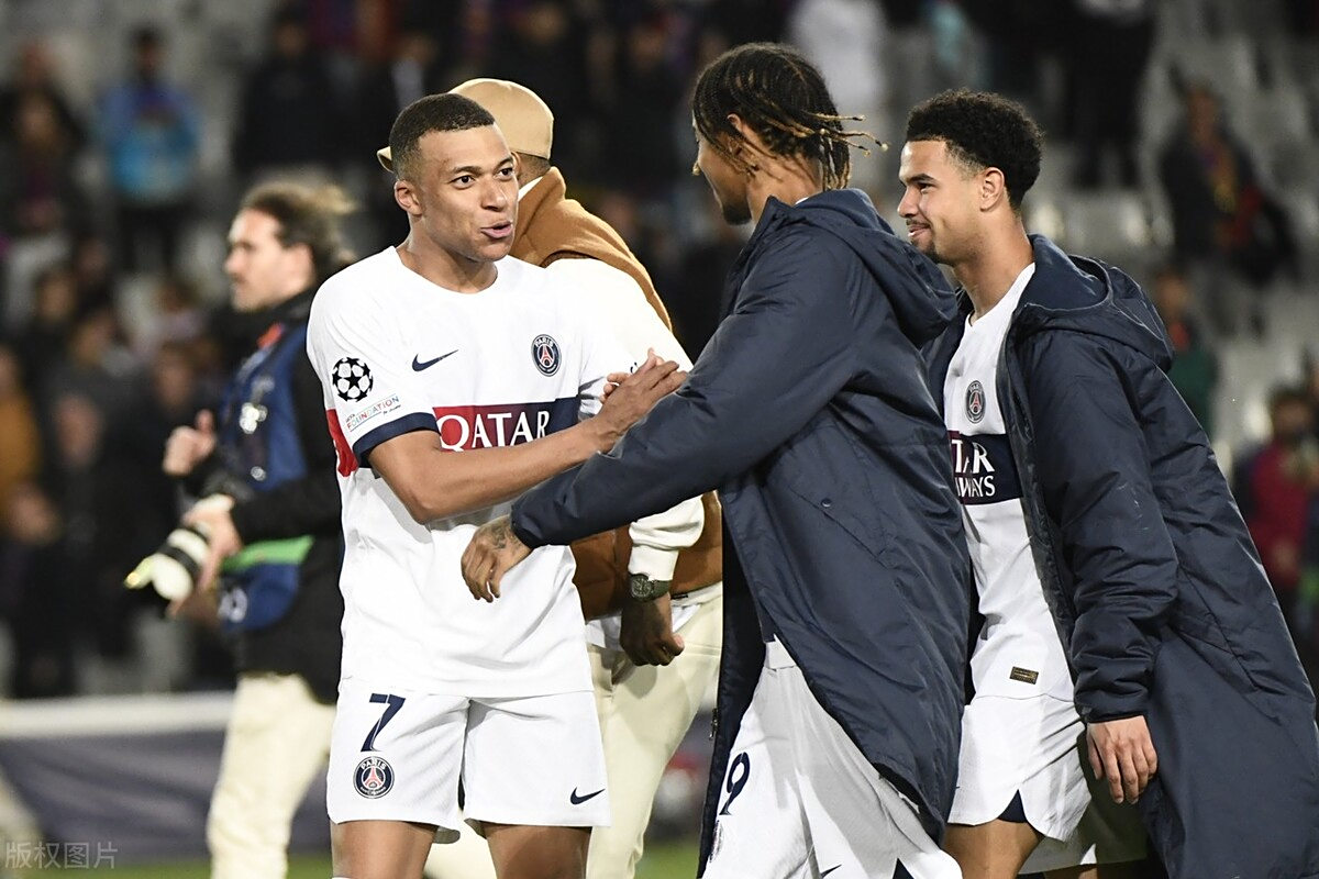 英格兰逆转多特蒙德,姆巴佩带队取胜 英格兰逆转多特蒙德,姆巴佩带队取胜