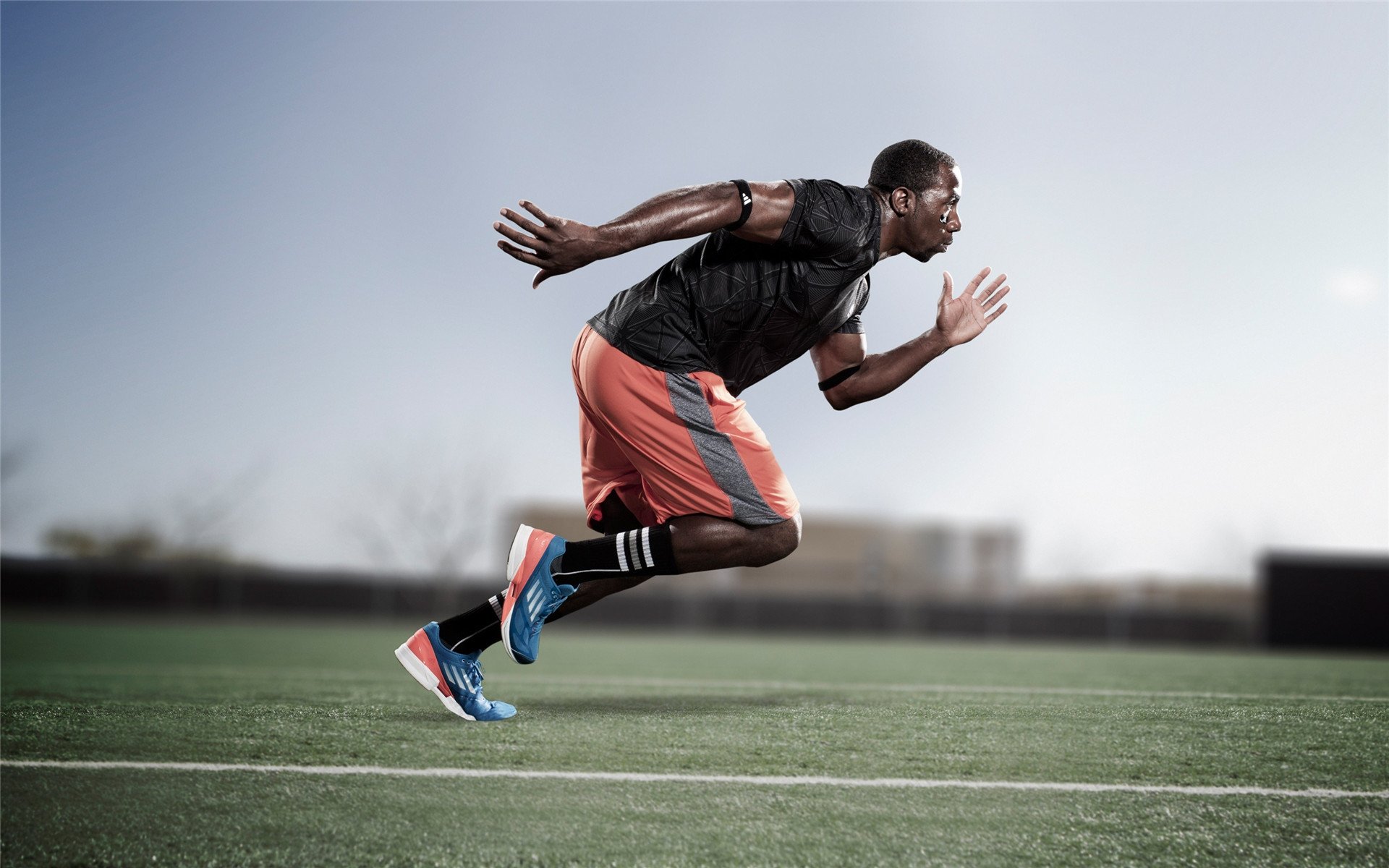 塞维利亚对阵荷兰,当凯恩成为大场面先生的非对称对决