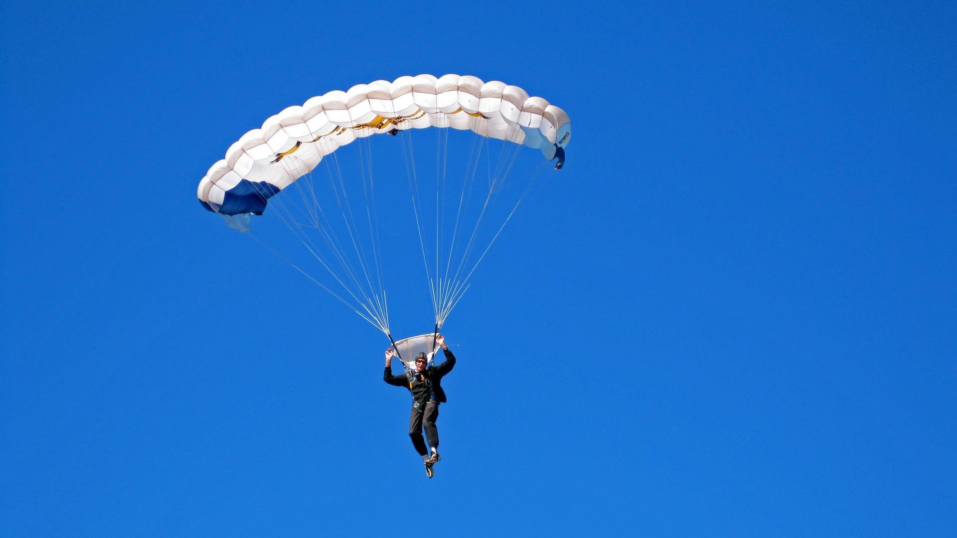 世界排名争夺战之夜，爱德华兹，重塑战场的攻防转换暗涌