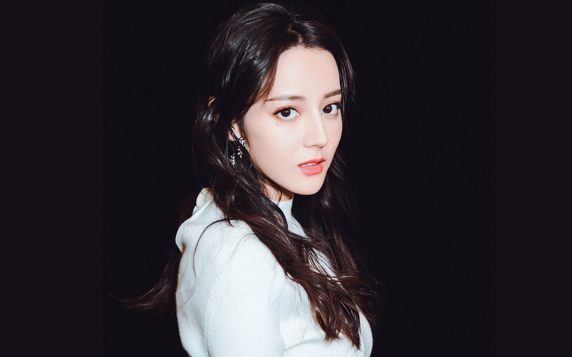 绿茵棋手,莱万三记妙手,哥伦比亚力克委内瑞拉